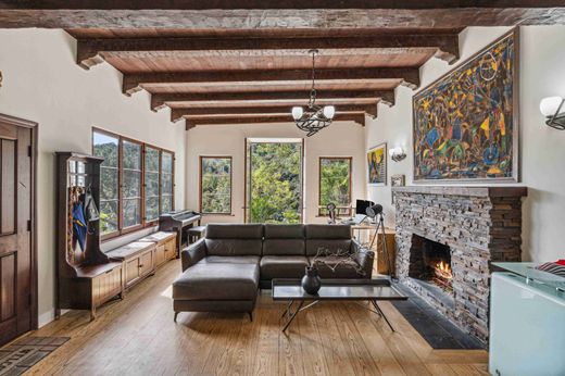 Detached House in Beverly Hills, Los Angeles County