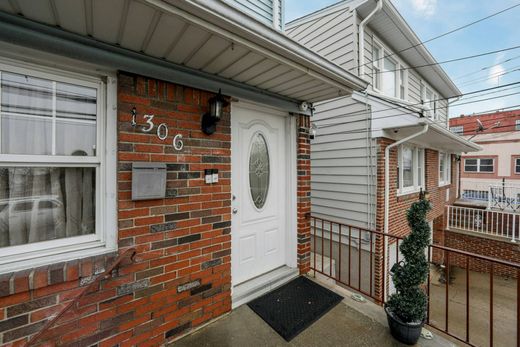 Luxus-Haus in North Bergen, Hudson County