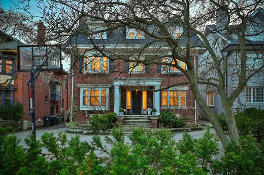 Willa wielorodzinna w Toronto, Ontario