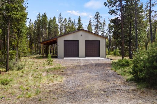 Grond in Bend, Deschutes County