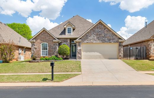 Luxury home in Edmond, Oklahoma County