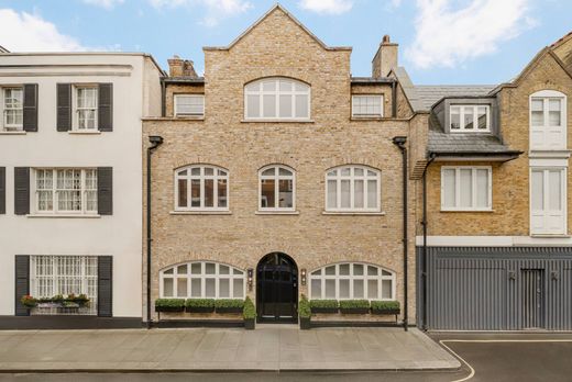 Semidetached House in London, Greater London