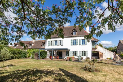 Detached House in Chalon-sur-Saône, Saône-et-Loire