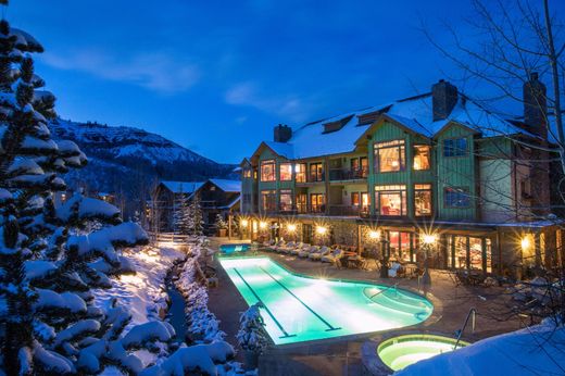 Daire Snowmass Village, Pitkin County