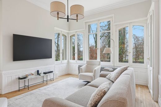 Vrijstaand huis in Divonne-les-Bains, Ain