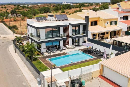 Detached House in Lagoa, Distrito de Faro