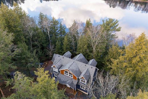 Einfamilienhaus in Muskoka Falls, Ontario