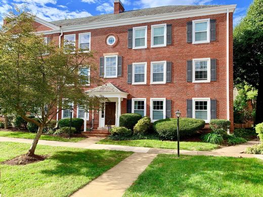 Apartment in Arlington, Arlington County