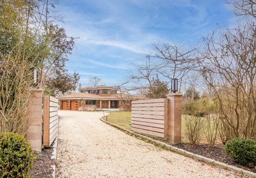 Detached House in Southampton, Suffolk County