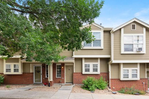 Townhouse in Thornton, Adams County