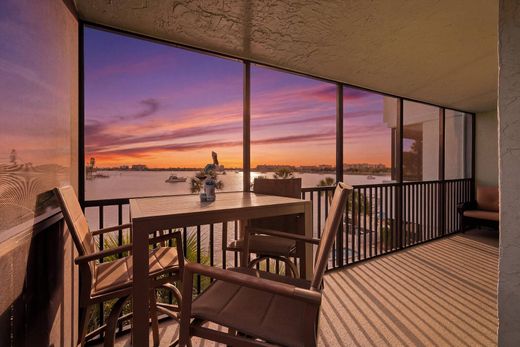 Daire South Pasadena, Pinellas County