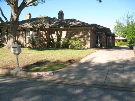 Dom jednorodzinny w Fort Worth, Tarrant County