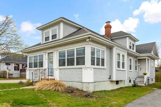 Detached House in Falmouth, Barnstable County
