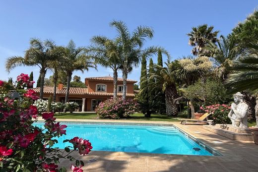 Detached House in Perpignan, Pyrénées-Orientales
