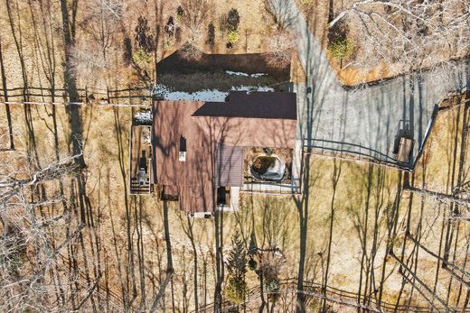 Detached House in Newland, Avery County