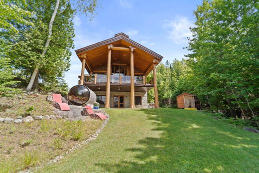 Detached House in Sainte-Adèle, Laurentides