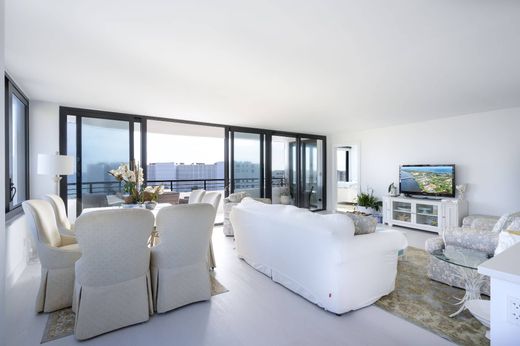 Apartment in Palm Beach, Florida
