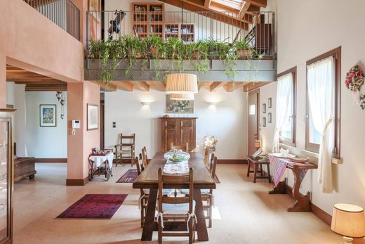 Casa Unifamiliare a Mezzane di Sotto, Verona