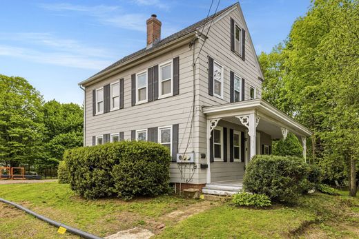 Detached House in Dover, Strafford County