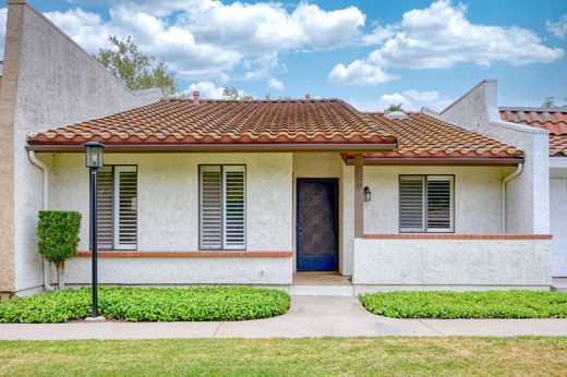 타운 하우스 / Westlake Village, Los Angeles County