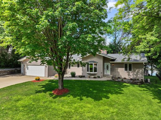 Detached House in Burnsville, Dakota County
