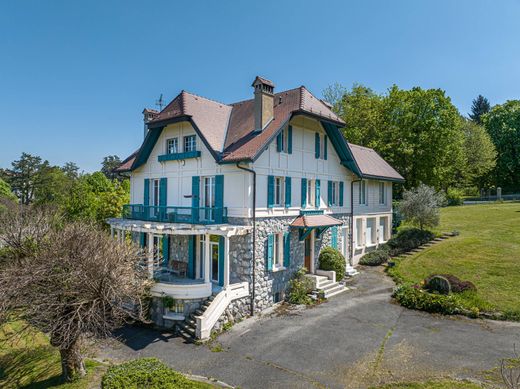 Évian-les-Bains, Haute-Savoieの一戸建て住宅