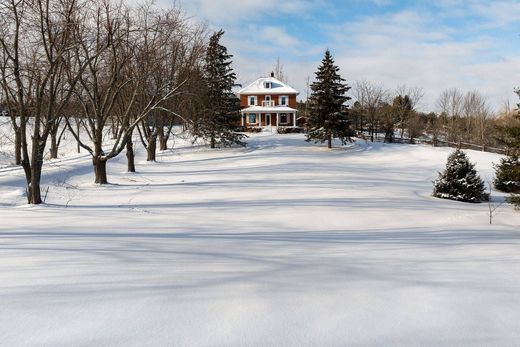 منزل ريفي ﻓﻲ Mulmur, Ontario