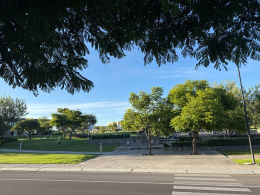 Grond in Santiago de Querétaro, Querétaro