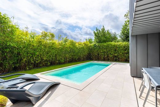 ‏בית חד-משפחתי ב  בורדו, Gironde