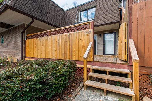 Apartment in Chapel Hill, Orange County