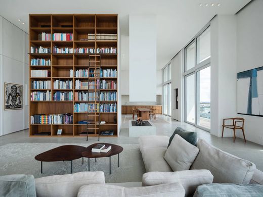 Apartment in Antwerp, Antwerp Province
