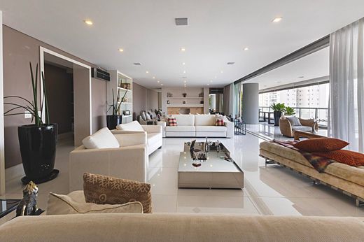 Apartment / Etagenwohnung in São Paulo