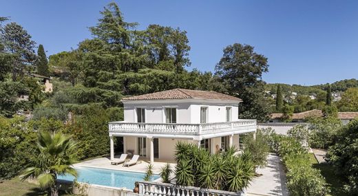 Vrijstaand huis in La Roquette-sur-Siagne, Alpes-Maritimes