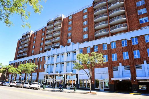 Apartment / Etagenwohnung in Birmingham, Oakland County