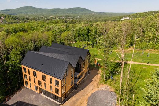 Apartment in Bromont, Montérégie