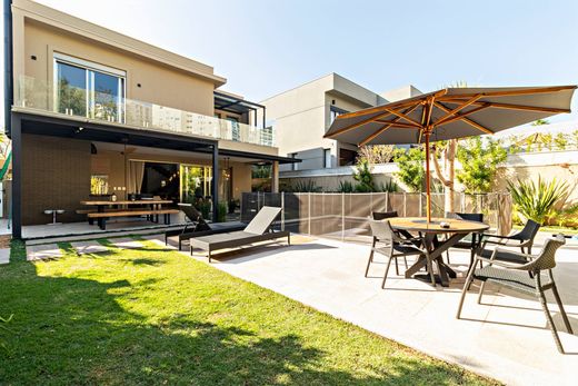 ‏בית חד-משפחתי ב  Barueri, São Paulo