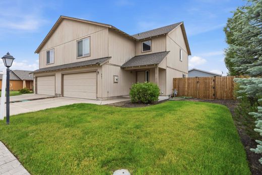 Townhouse in Madras, Jefferson County