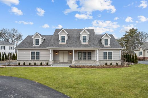 Detached House in Lake Forest, Lake County
