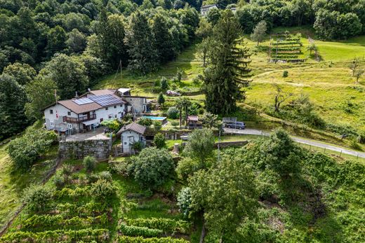 Detached House in Robasacco, Bellinzona District