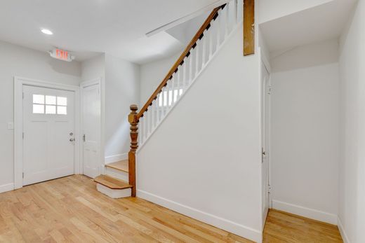 Luxury home in Bloomfield, Essex County