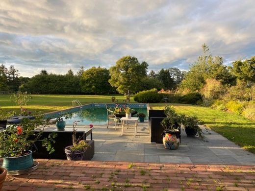 Detached House in Southampton, Suffolk County