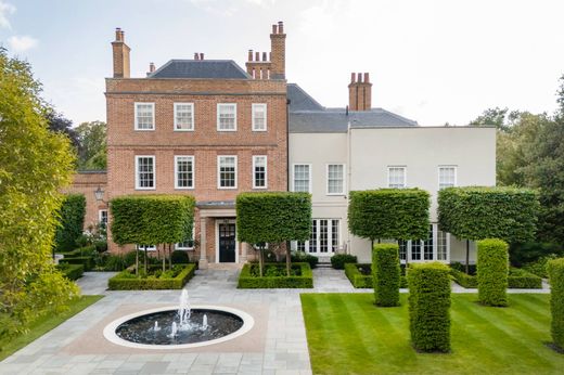 Detached House in Surrey Quays, Greater London