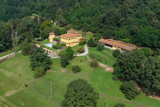 Villa à Pombia, Novare