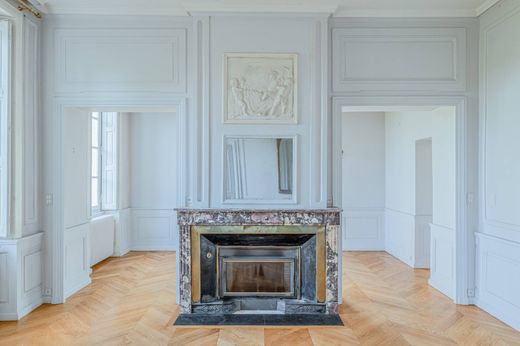 Semidetached House in Champagne-au-Mont-d'Or, Rhône