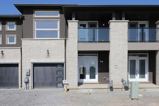 Townhouse in Welland, Ontario