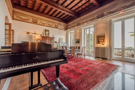 다세대 빌라 / Besozzo, Provincia di Varese