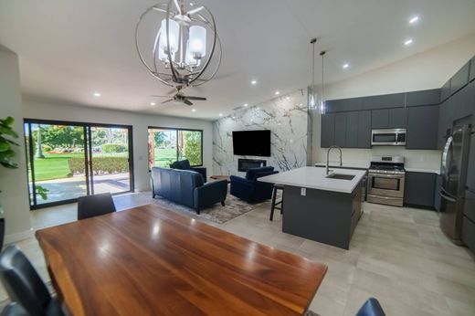 ﺷﻘﺔ ﻓﻲ Palm Desert, Riverside County