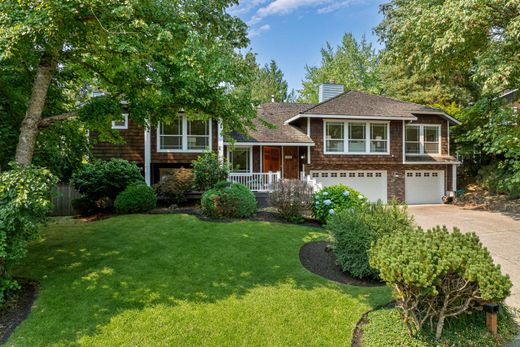 Luxury home in Lake Oswego, Clackamas County