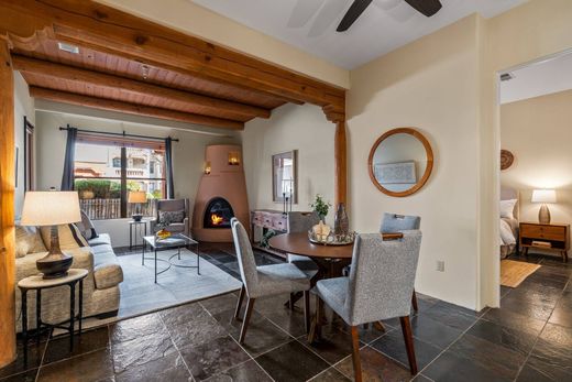 Apartment / Etagenwohnung in Santa Fe, Santa Fe County