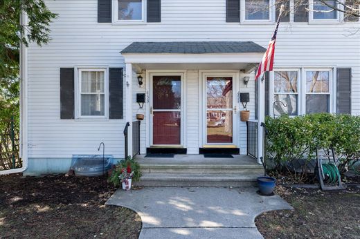 Detached House in Stamford, Fairfield County